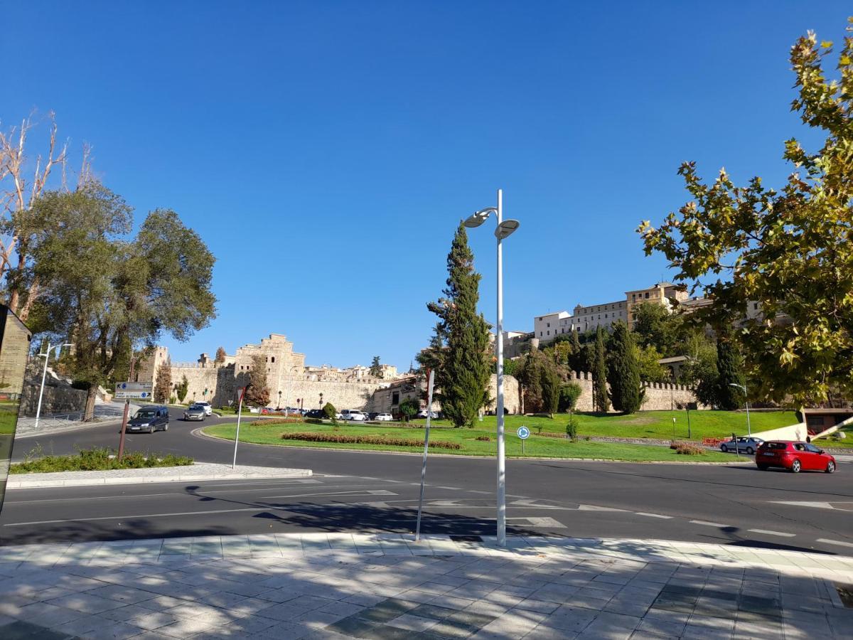 No Fiestas, 5 Dormitorios Solo Familias, Parejas O Trabajo Parking Publico Gratis A 300M Toledo Luaran gambar